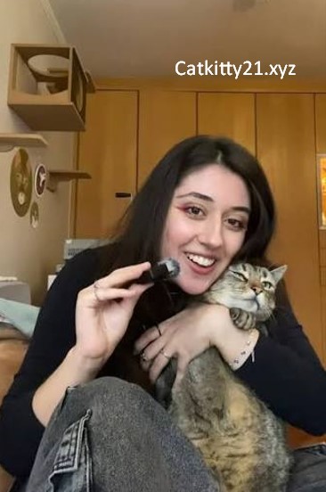 Katkitty21 vs. Similar Creators